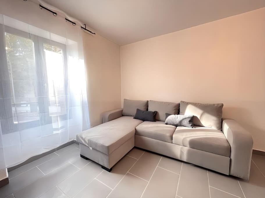 Cherpin Confort Urbain 1Er Etage Roanne Bagian luar foto